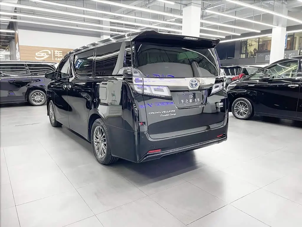Toyota Vellfire 2022 — Photo 4/16