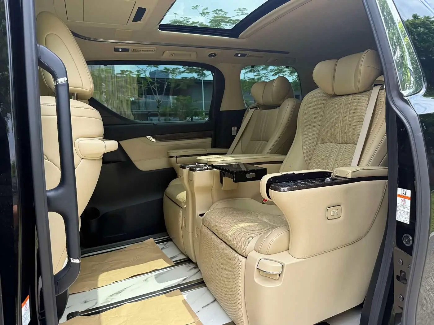 Toyota Alphard 2018 — ფოტო 12/20
