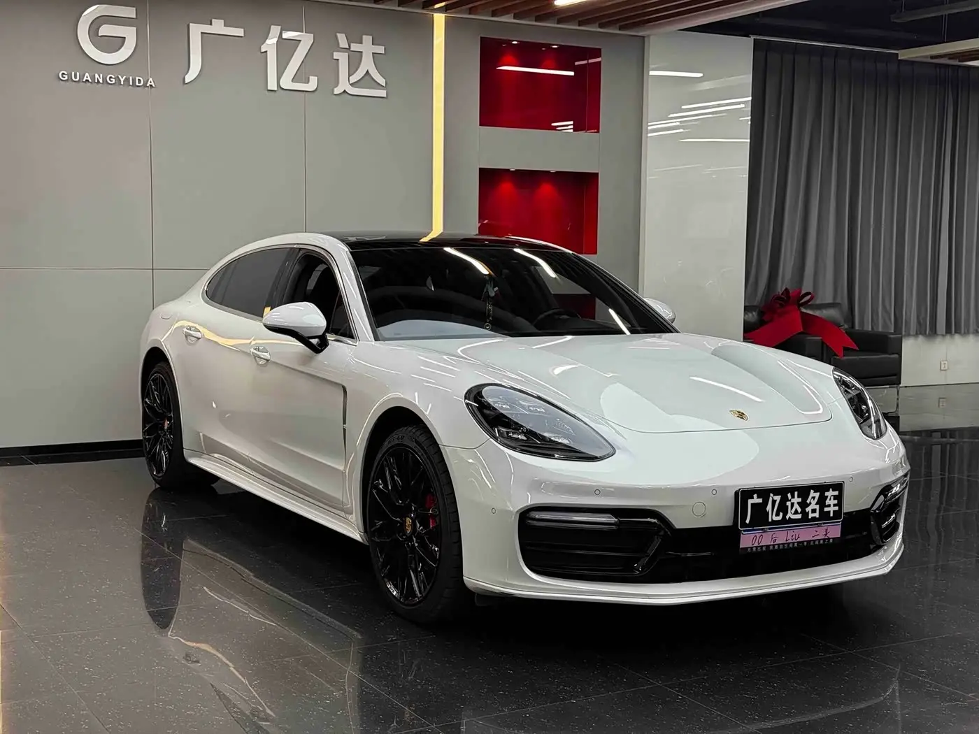 Porsche Panamera 2018 — Photo 3/20