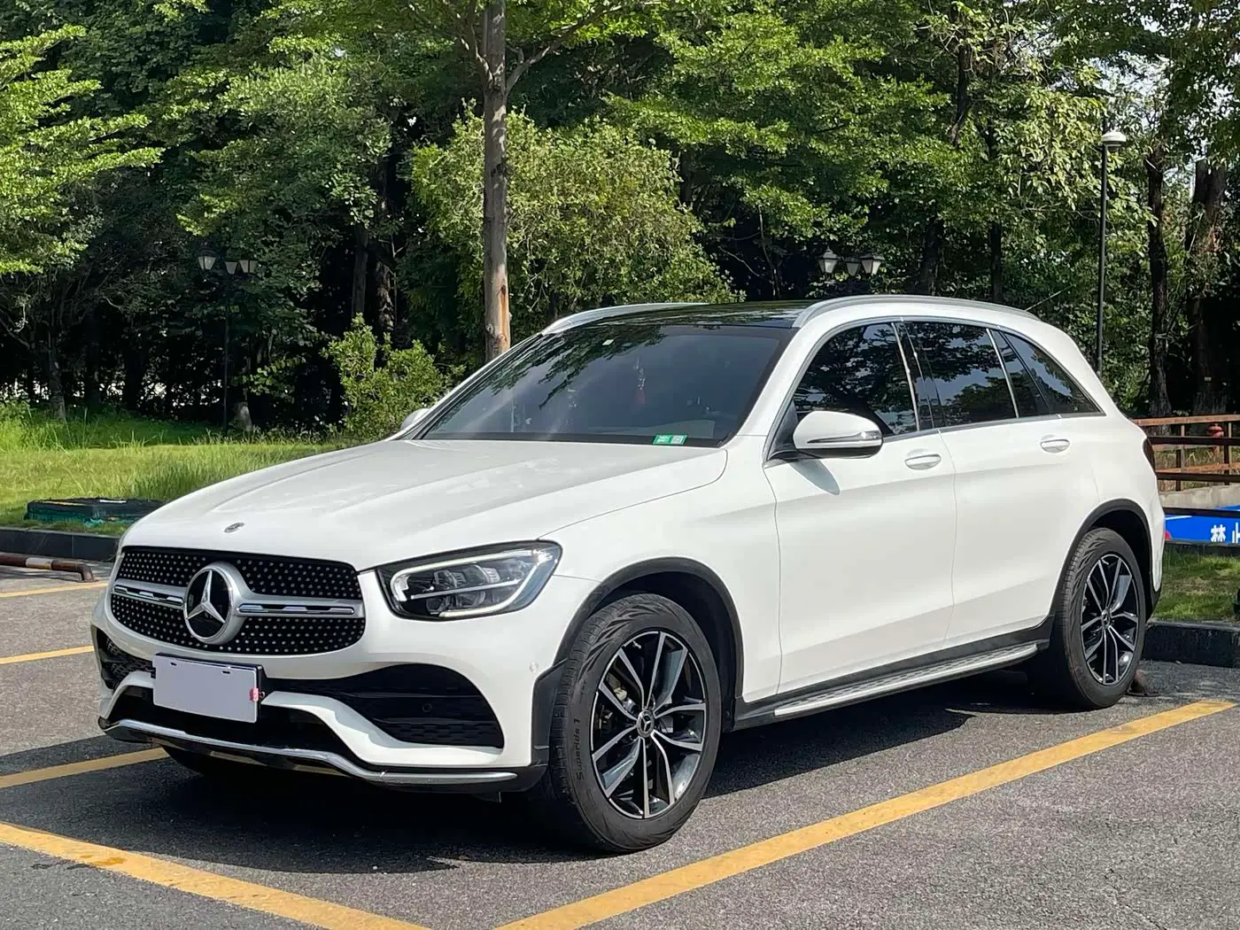 Mercedes-Benz GLC 2022 — Фото 1/9