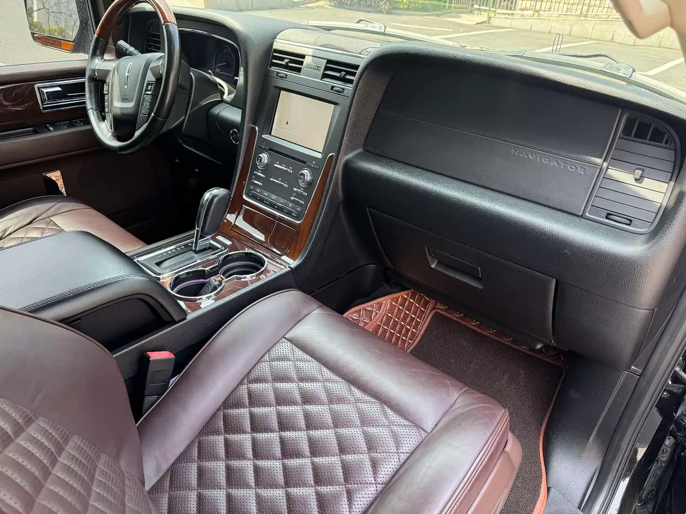 Lincoln Navigator 2018 — Фото 12/20