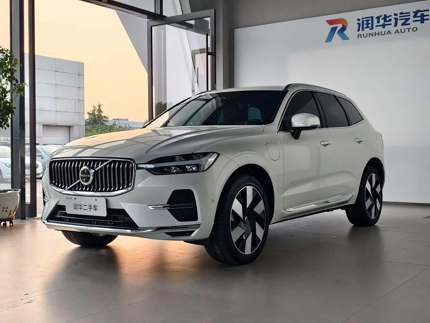 Volvo XC60 Plug-in Hybrid, 2024