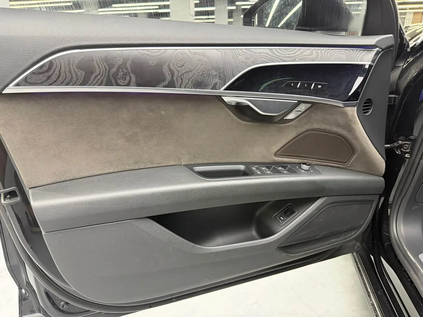 Audi A8 2020 — Photo 11/15