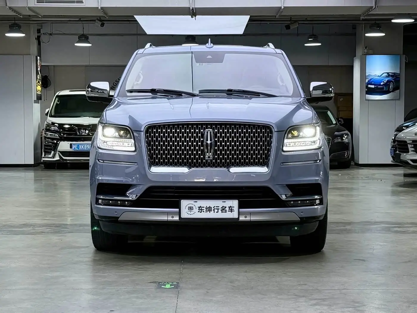 Lincoln Navigator 2019 — Şəkil 2/20
