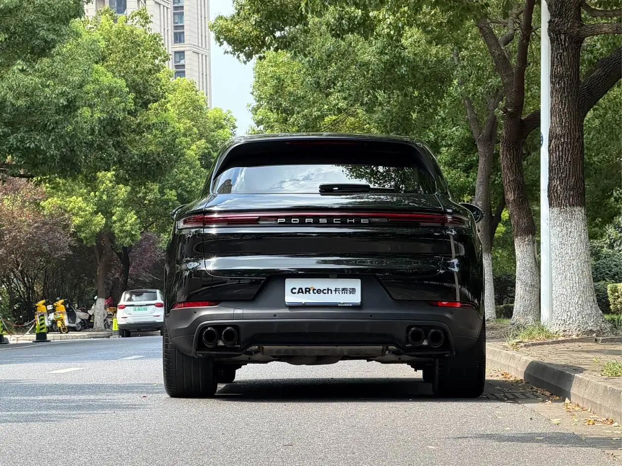 Porsche Cayenne 2023 — Photo 4/20