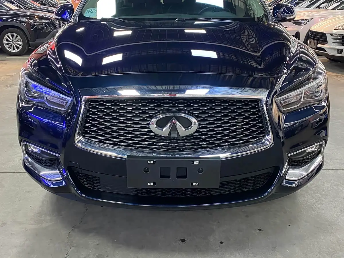 Infiniti QX60 2021 — Photo 2/20
