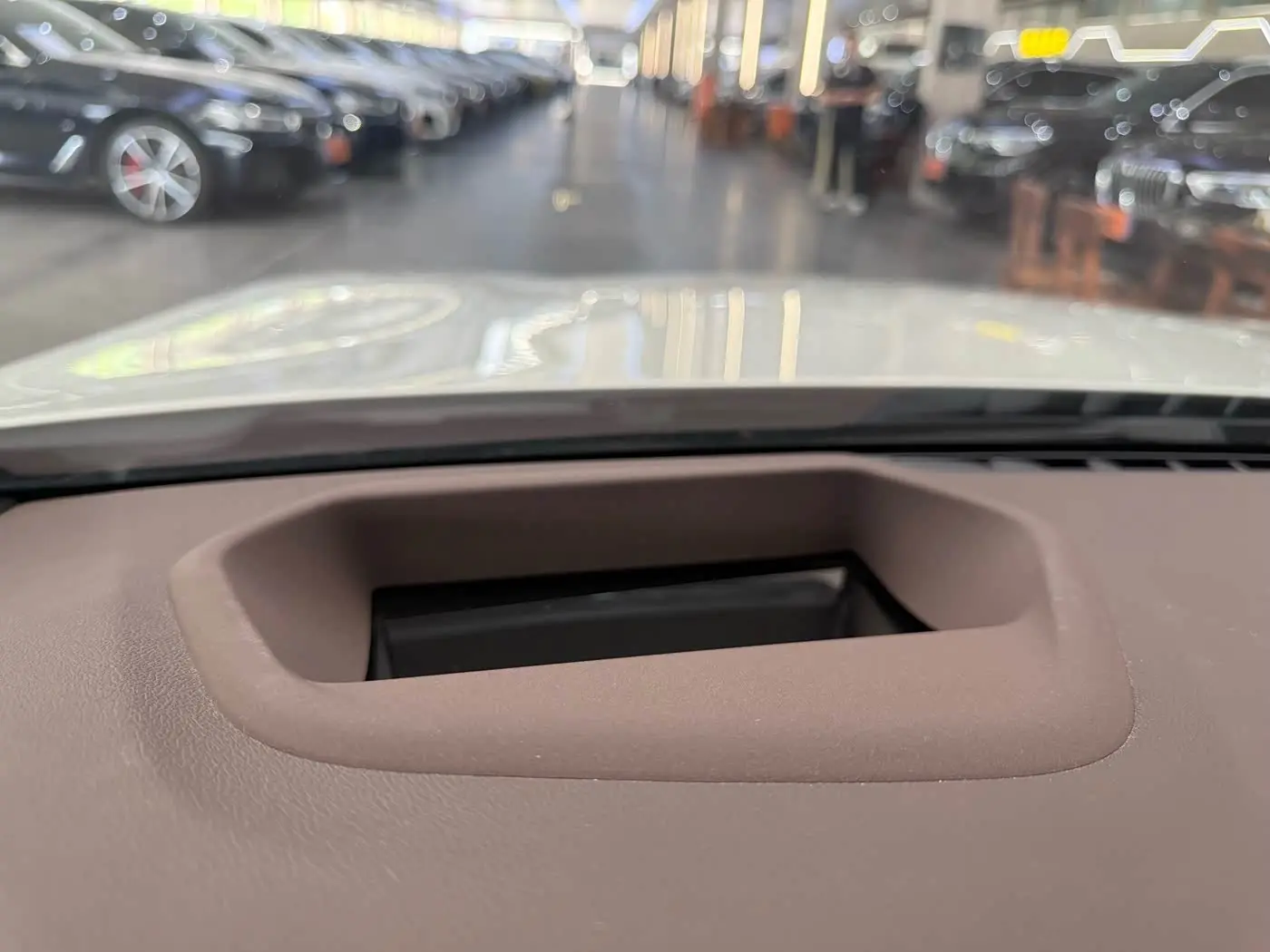BMW 5 Series 2021 — Şəkil 12/18