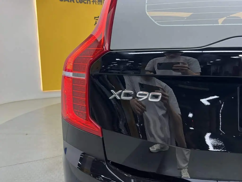 Volvo XC90 2023 — Фото 4/20