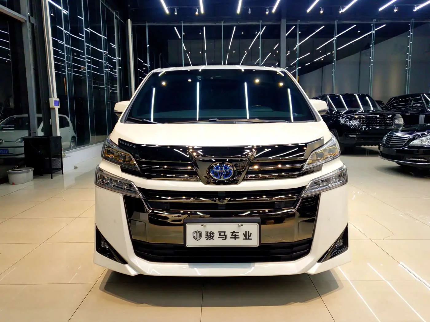 Toyota Vellfire 2021 — Photo 2/20