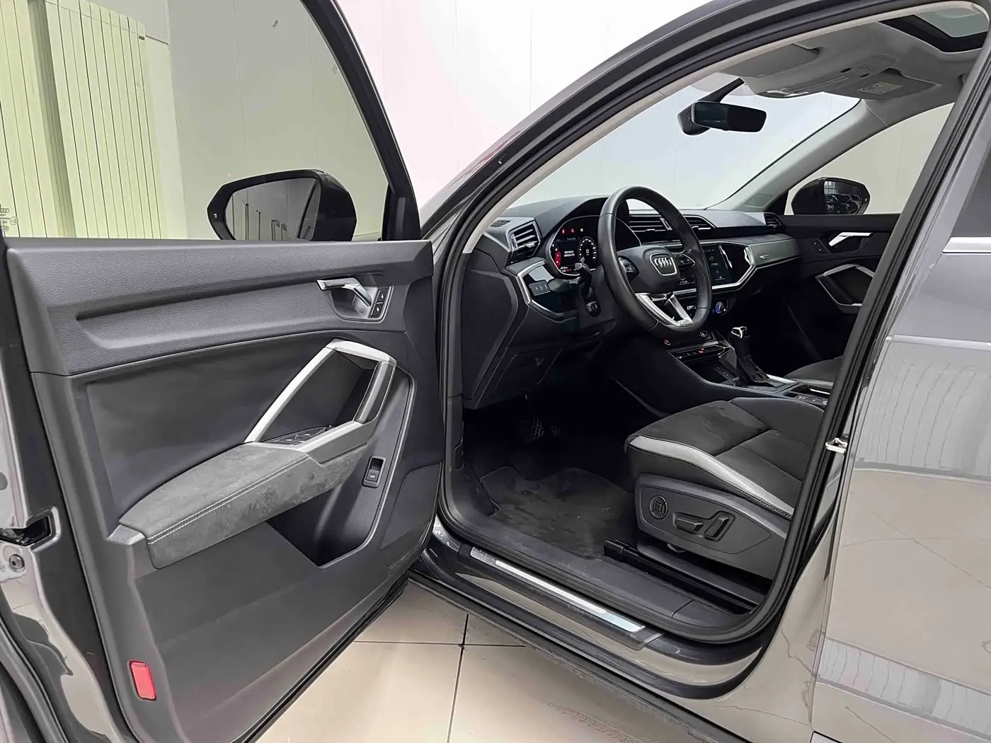 Audi Q3 2022 — Photo 7/20