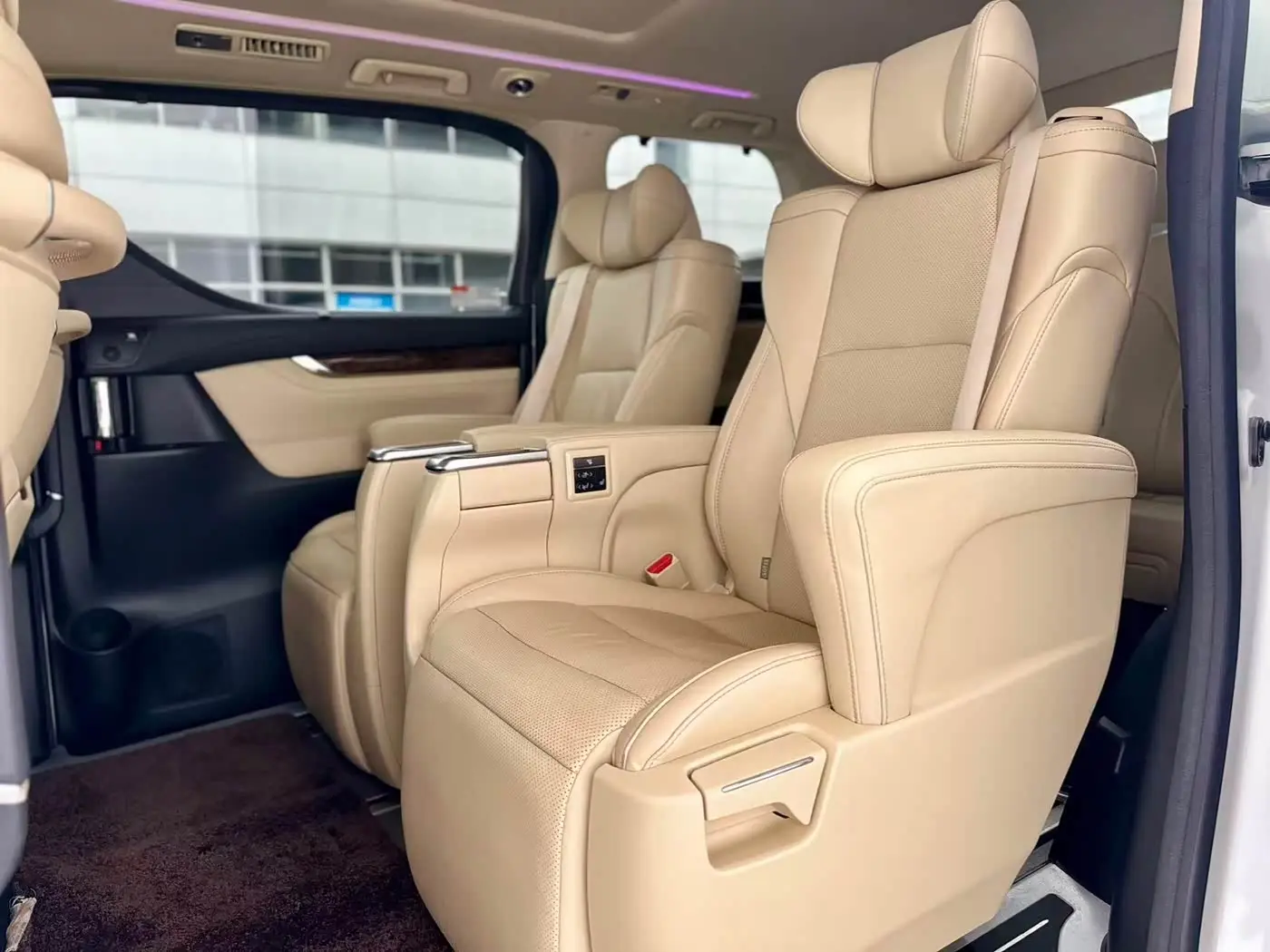 Toyota Alphard 2020 — Фото 9/15
