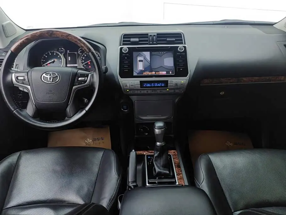 Toyota Prado 2019 — Photo 12/16