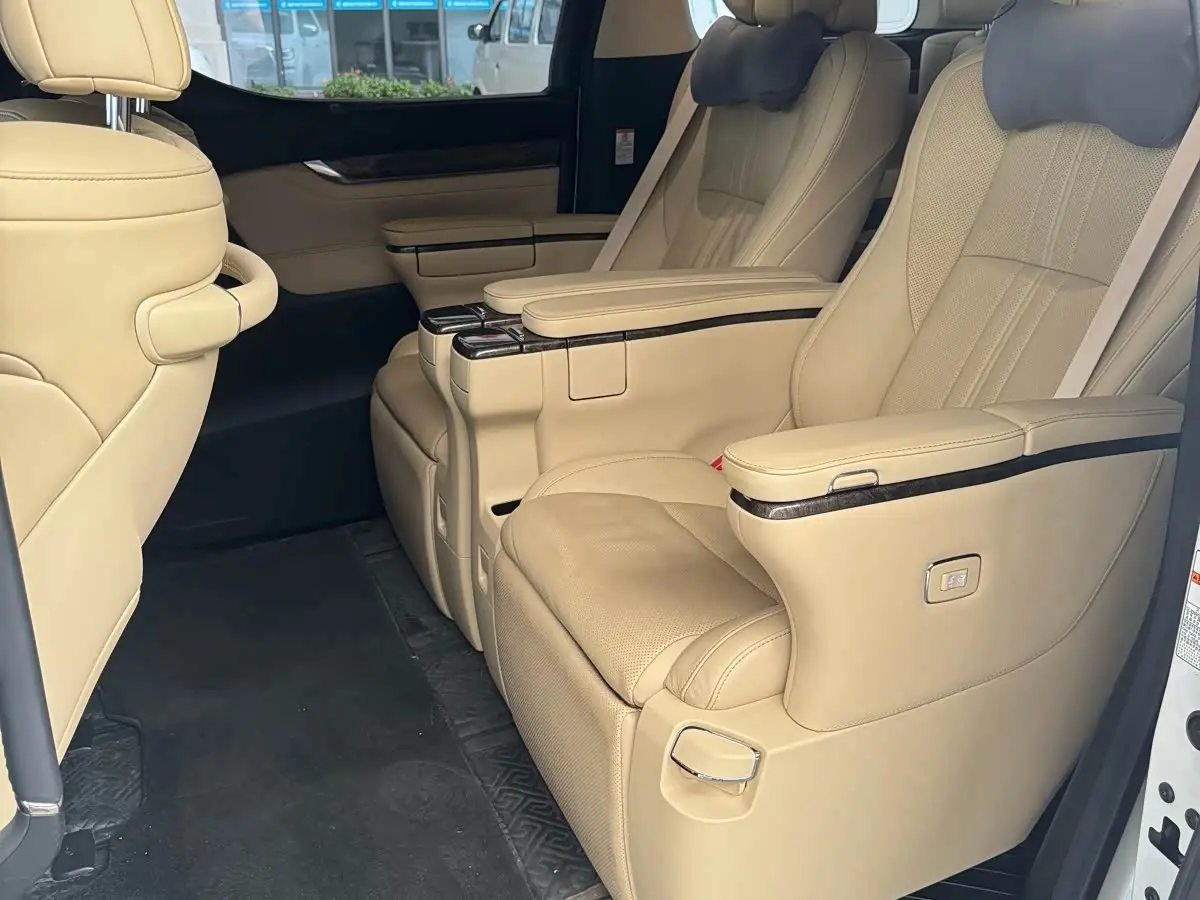 Toyota Alphard 2019 — Photo 6/9