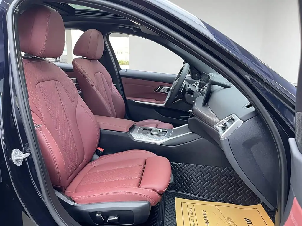 BMW 3 Series 2025 — Photo 17/20