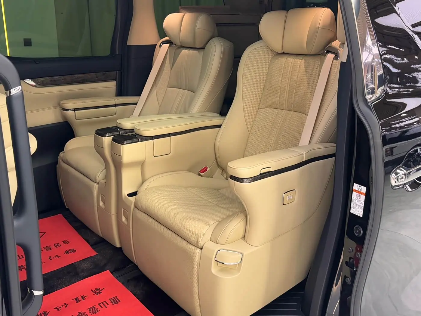 Toyota Vellfire 2022 — Фото 17/20
