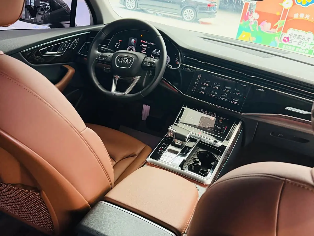 Audi Q7 2020 — Şəkil 12/13