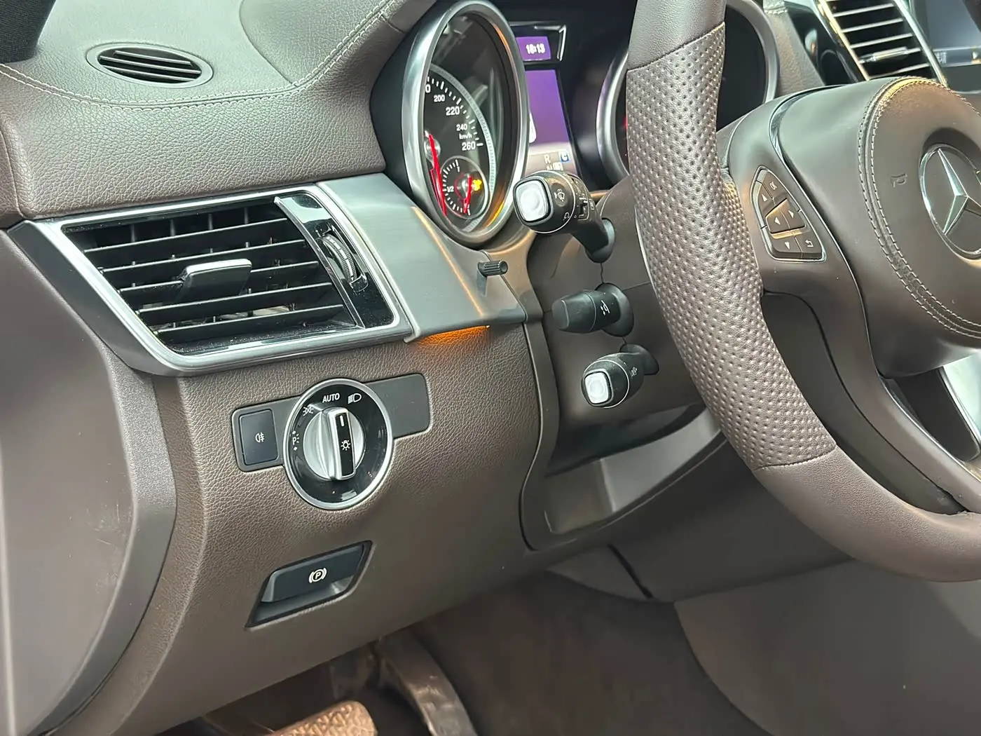 Mercedes-Benz GLS 2017 — Şəkil 19/20