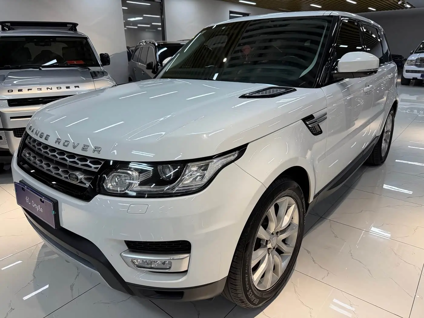 Land Rover Range Rover Sport 2015 — Фото 2/20