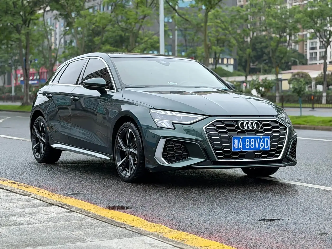 Audi A3 2022 — Фото 3/15