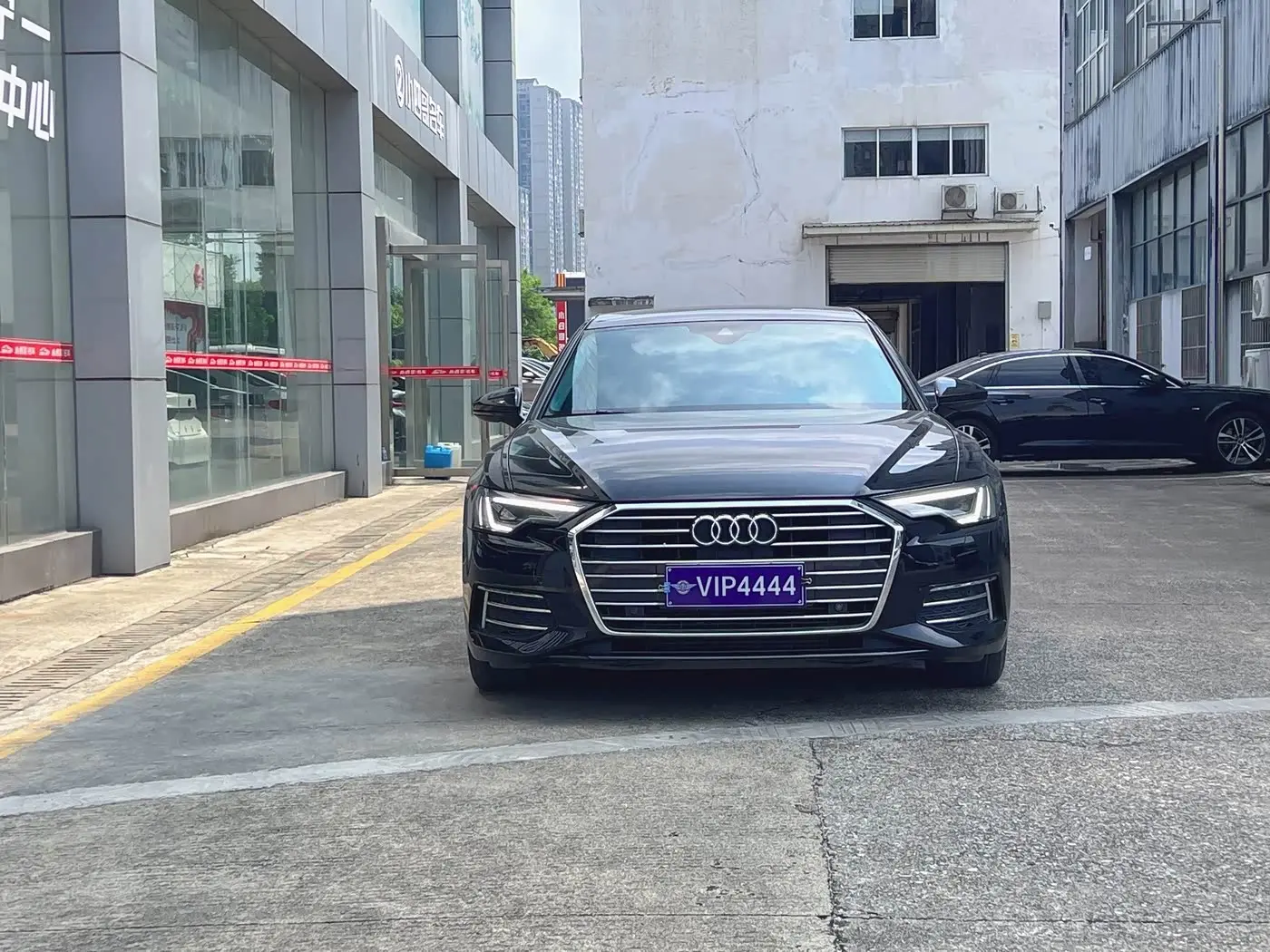 Audi A6L 2021 — Şəkil 2/11