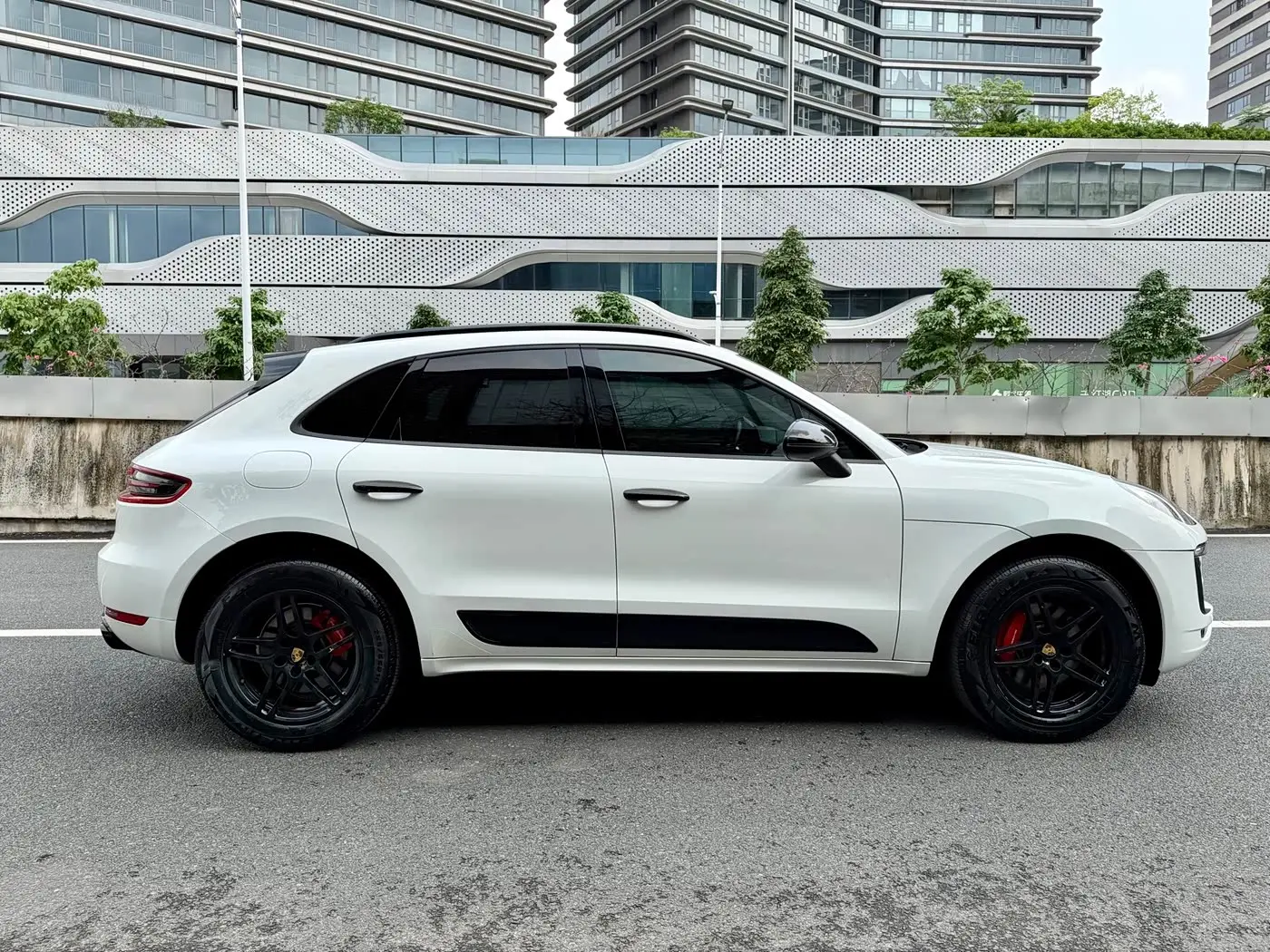 Porsche Macan 2018 — Фото 7/20