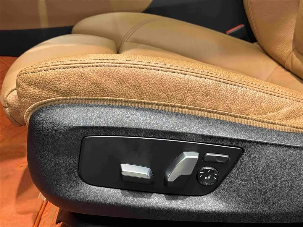 BMW 6 Series GT 2024 — Photo 15/20