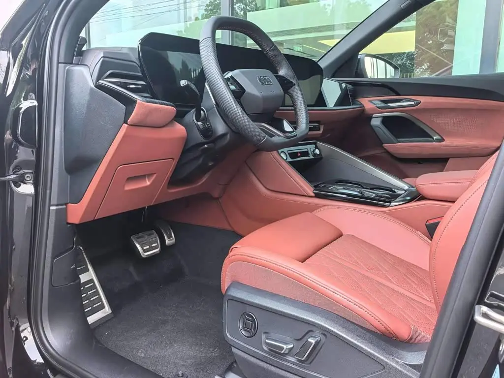 Audi Q5L 2025 — Photo 11/17