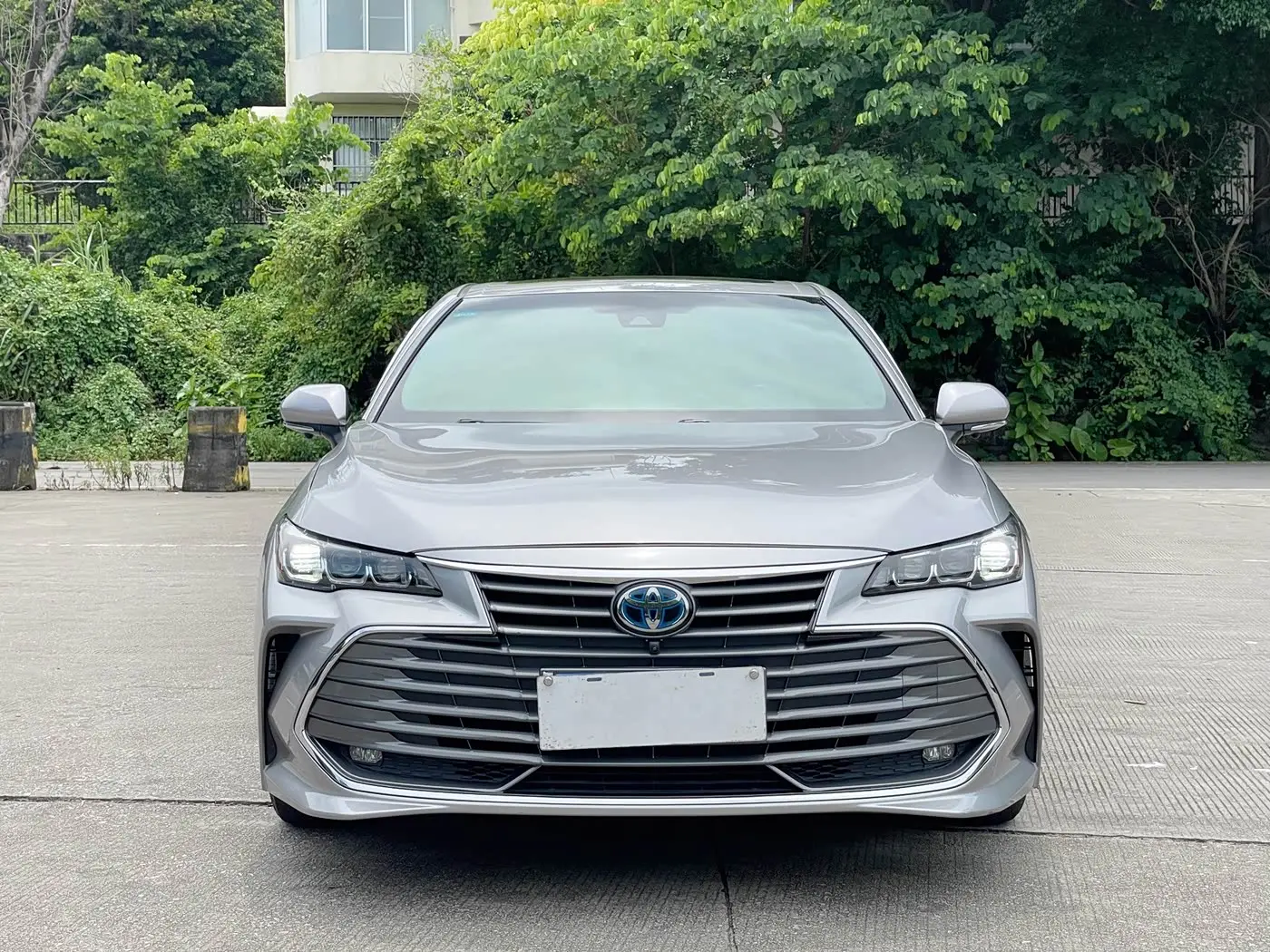 Toyota Avalon 2022 — Şəkil 2/12
