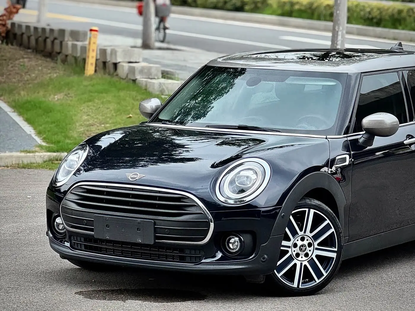 MINI CLUBMAN 2021 — Photo 2/13