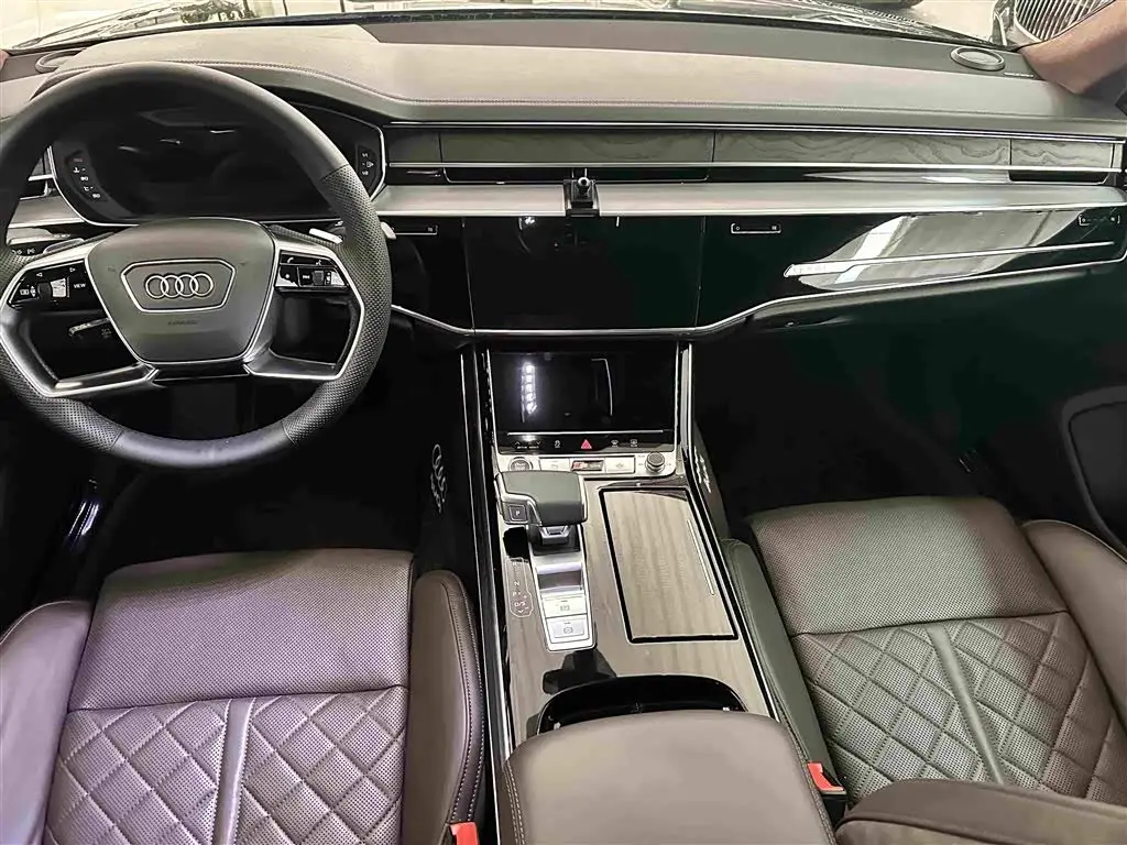 Audi A8 2022 — Photo 15/20