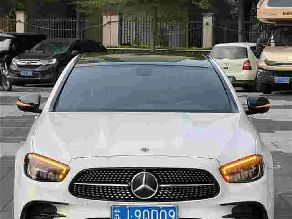 Mercedes-Benz E-Class 2020 — Фото 1/9