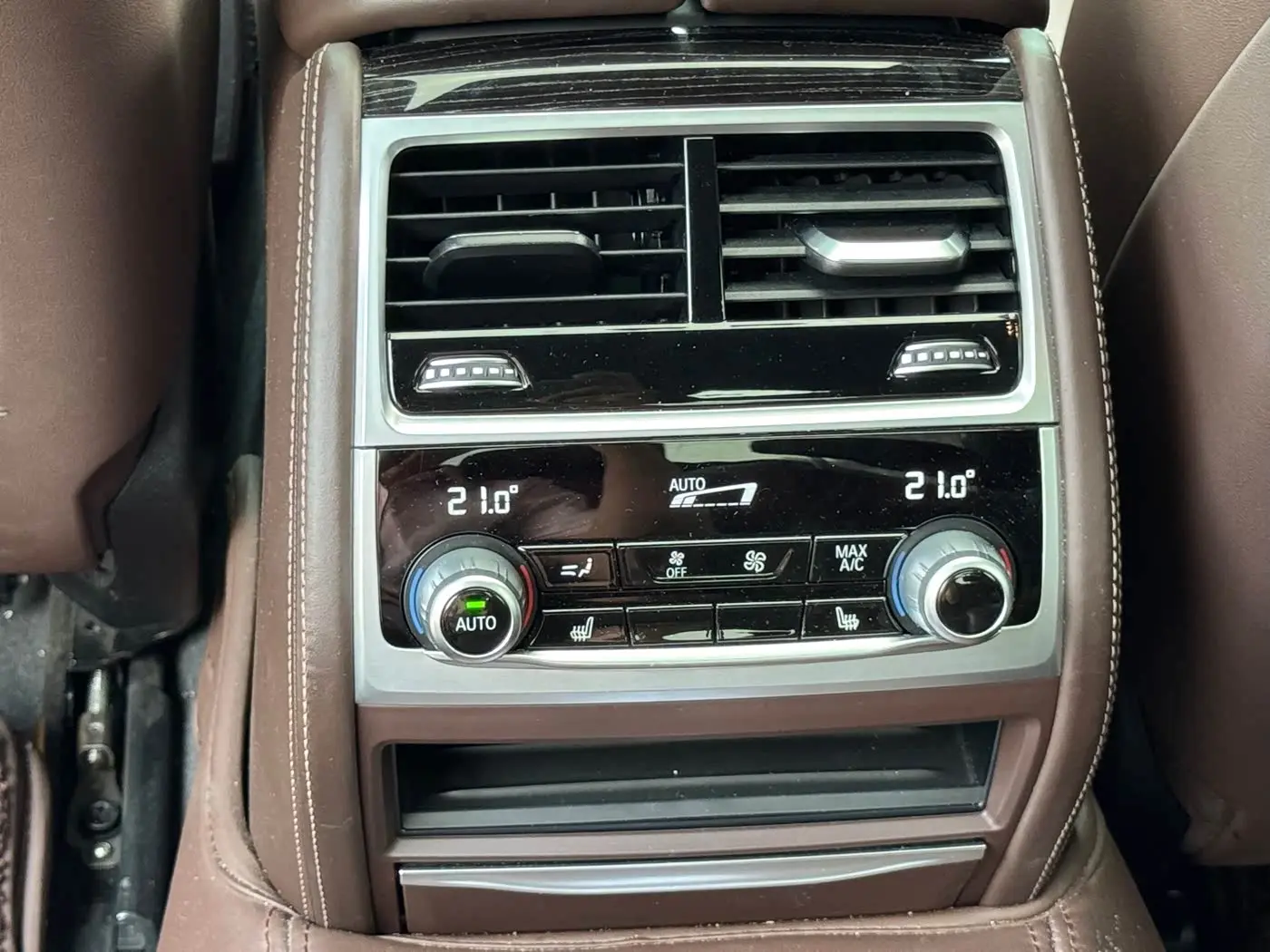 BMW 7 Series 2021 — Photo 10/17