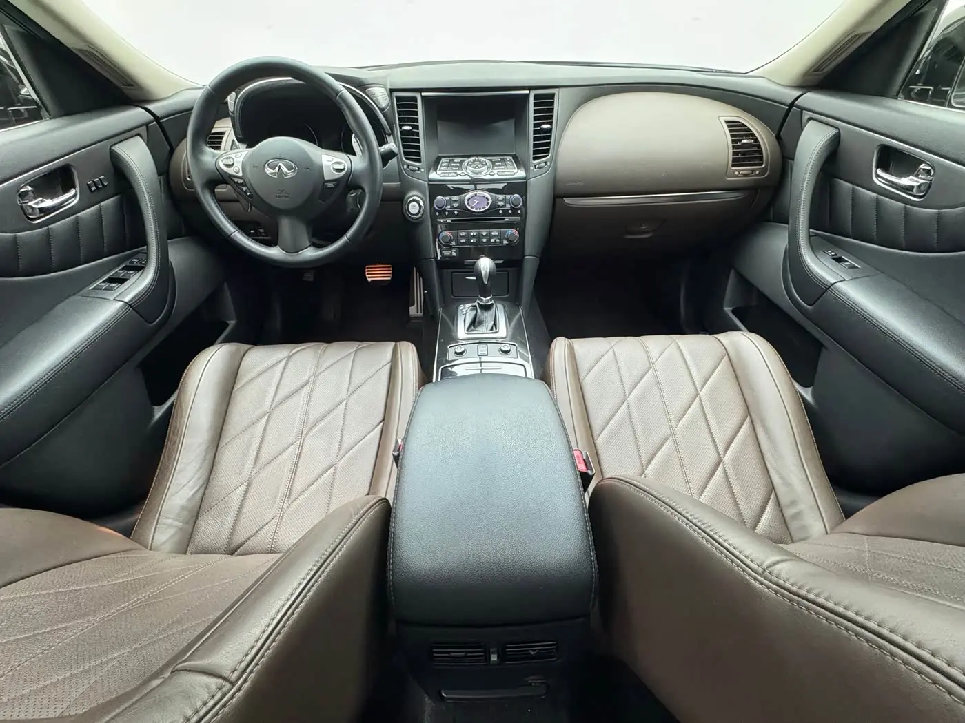 Infiniti QX70 2014 — Photo 13/18