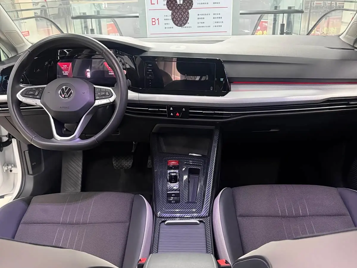 Volkswagen Golf 2023 — Şəkil 6/9