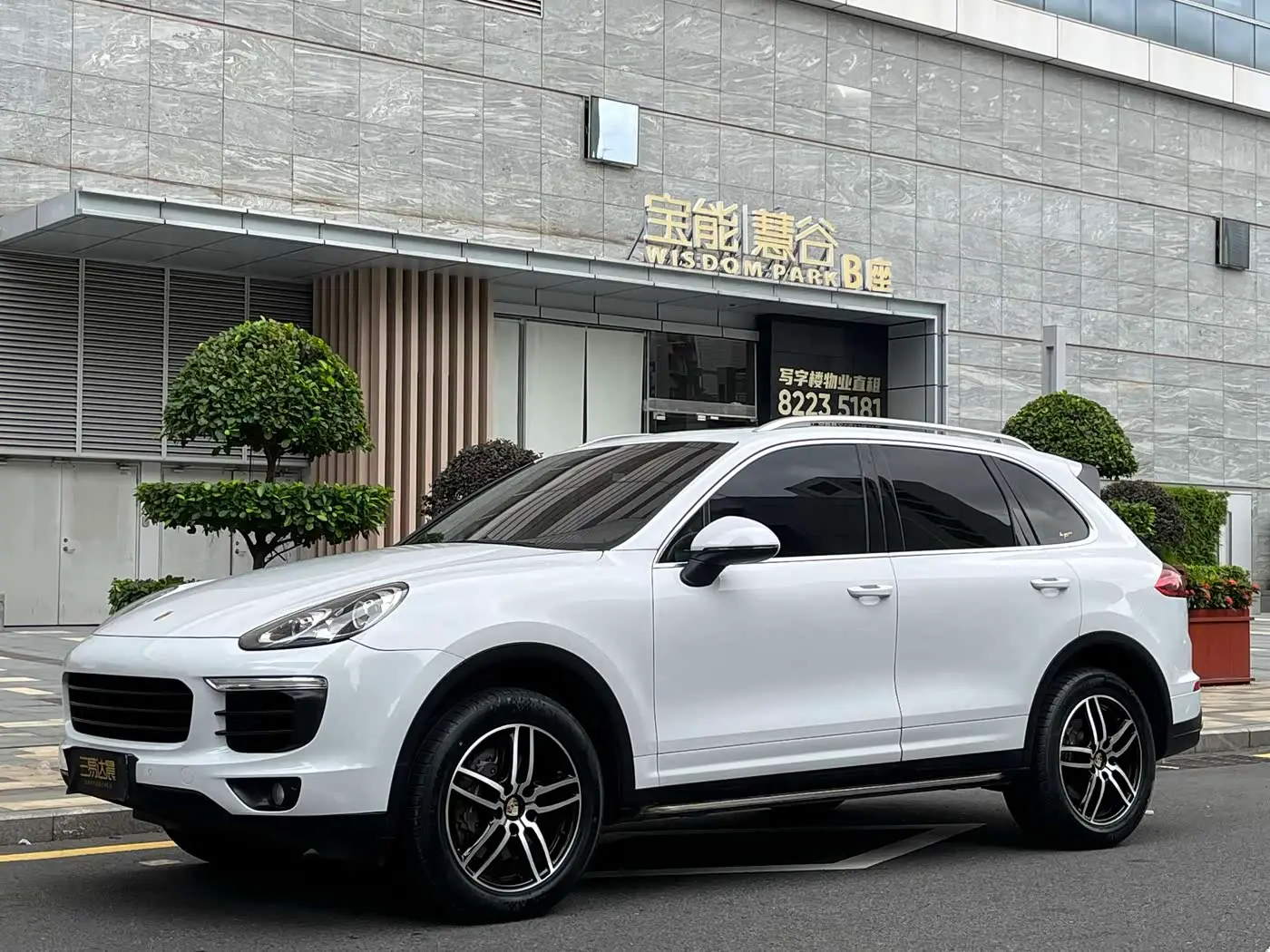 Porsche Cayenne 2016 — Фото 1/20