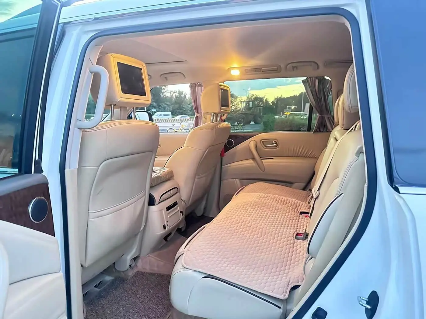 Nissan Patrol 2019 — Photo 7/10
