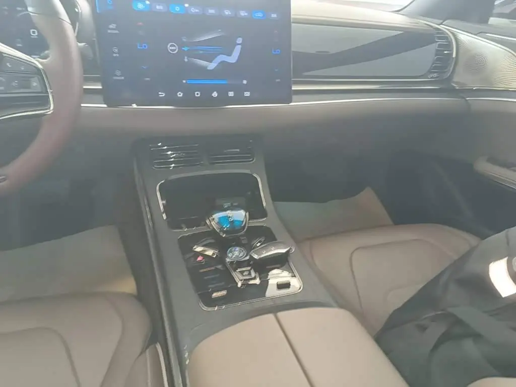 BYD Han 2022 — Photo 14/20