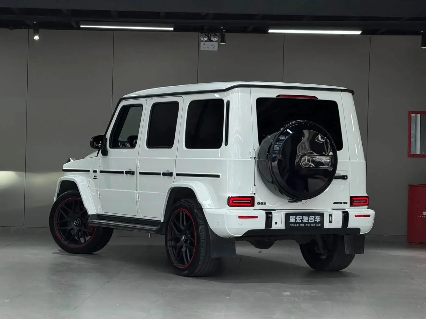 Mercedes-Benz G-Class 2019 — Фото 6/15