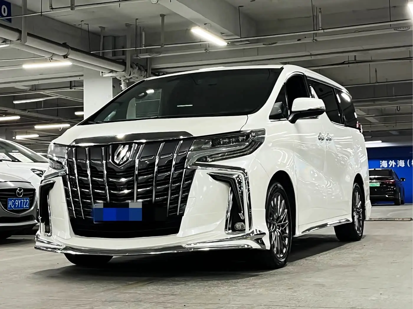 Toyota Alphard 2018 — Фото 1/17