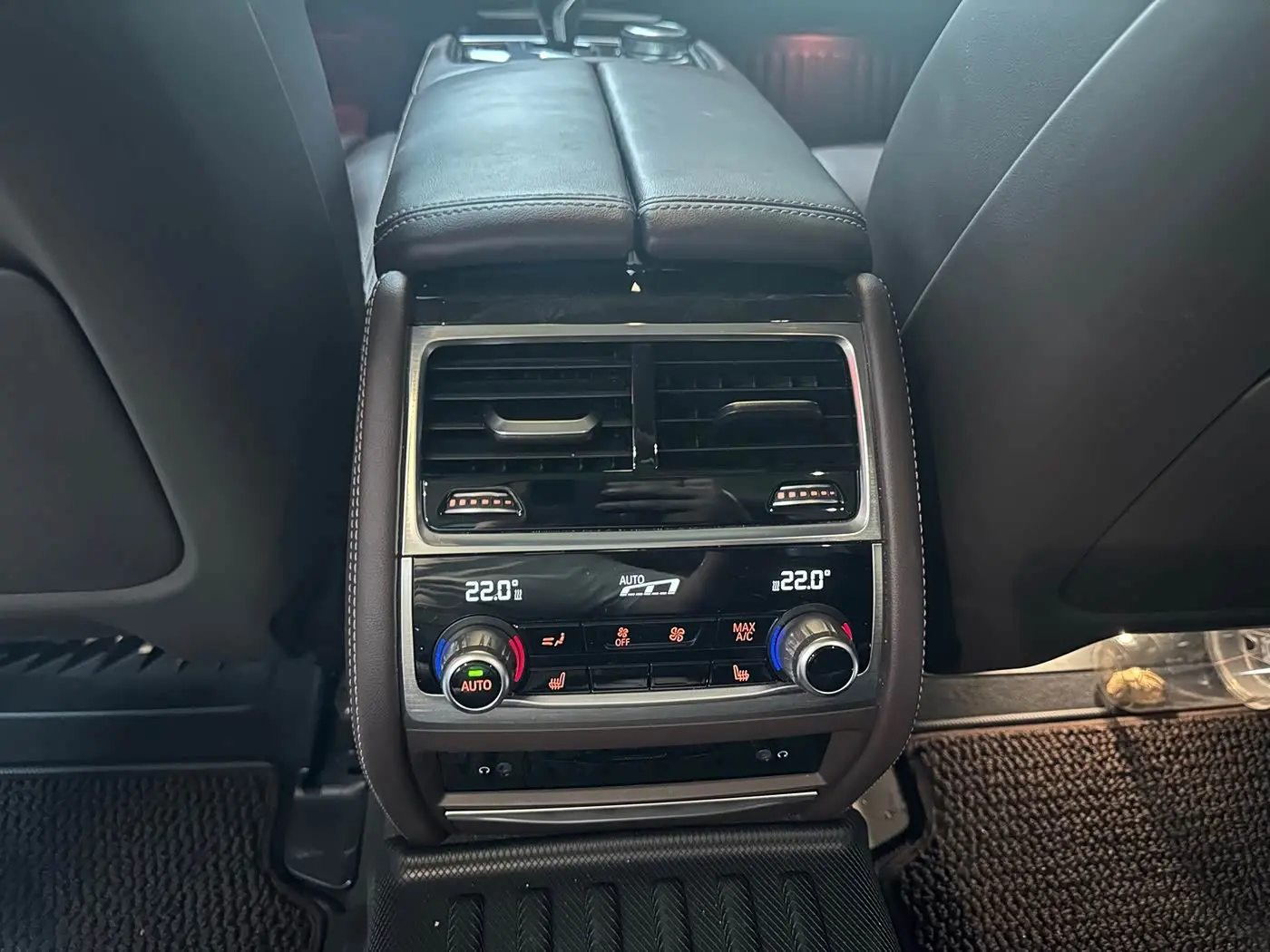 BMW 7 Series 2016 — Şəkil 9/18