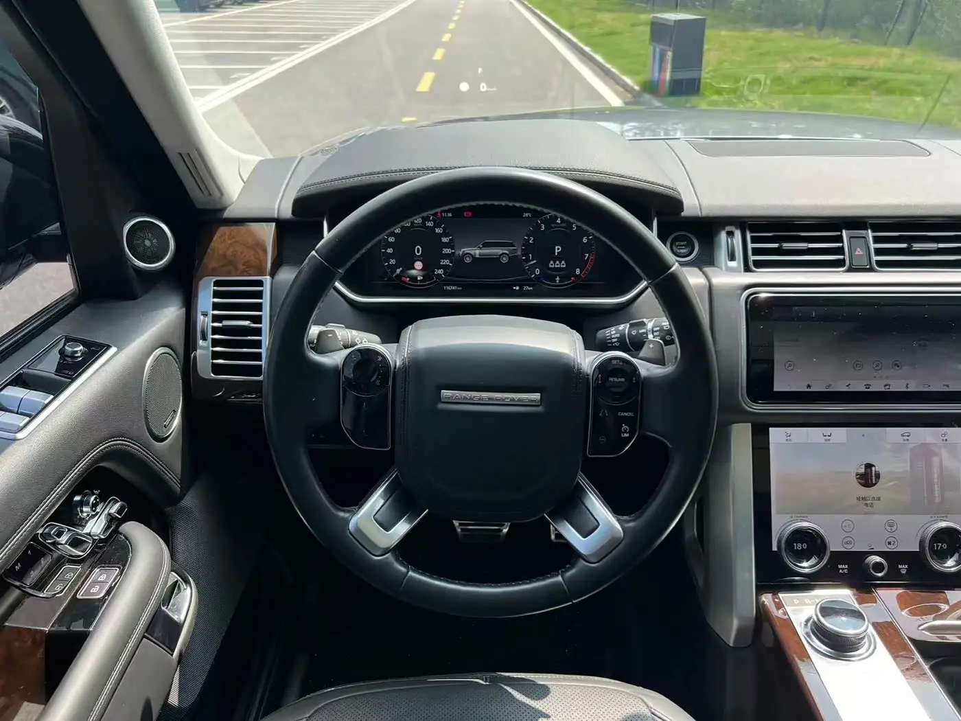 Land Rover Range Rover 2021 — Photo 15/15
