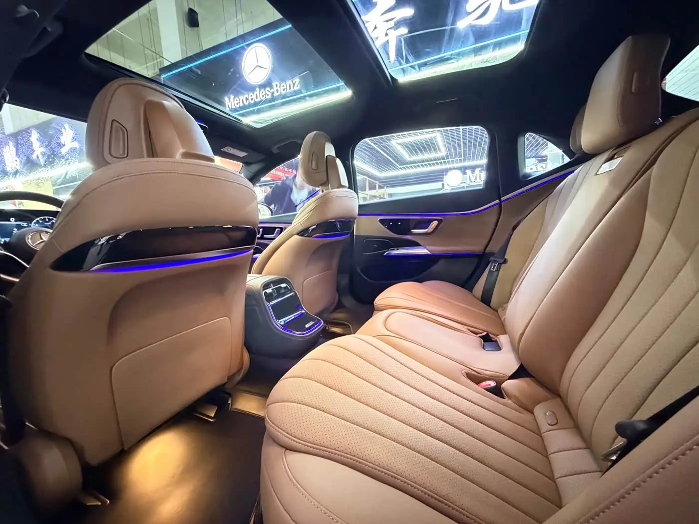 Mercedes-Benz E-Class 2024 — ფოტო 7/9