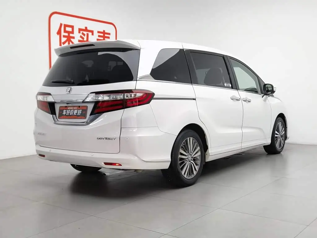 Honda Odyssey 2018 — Фото 2/20