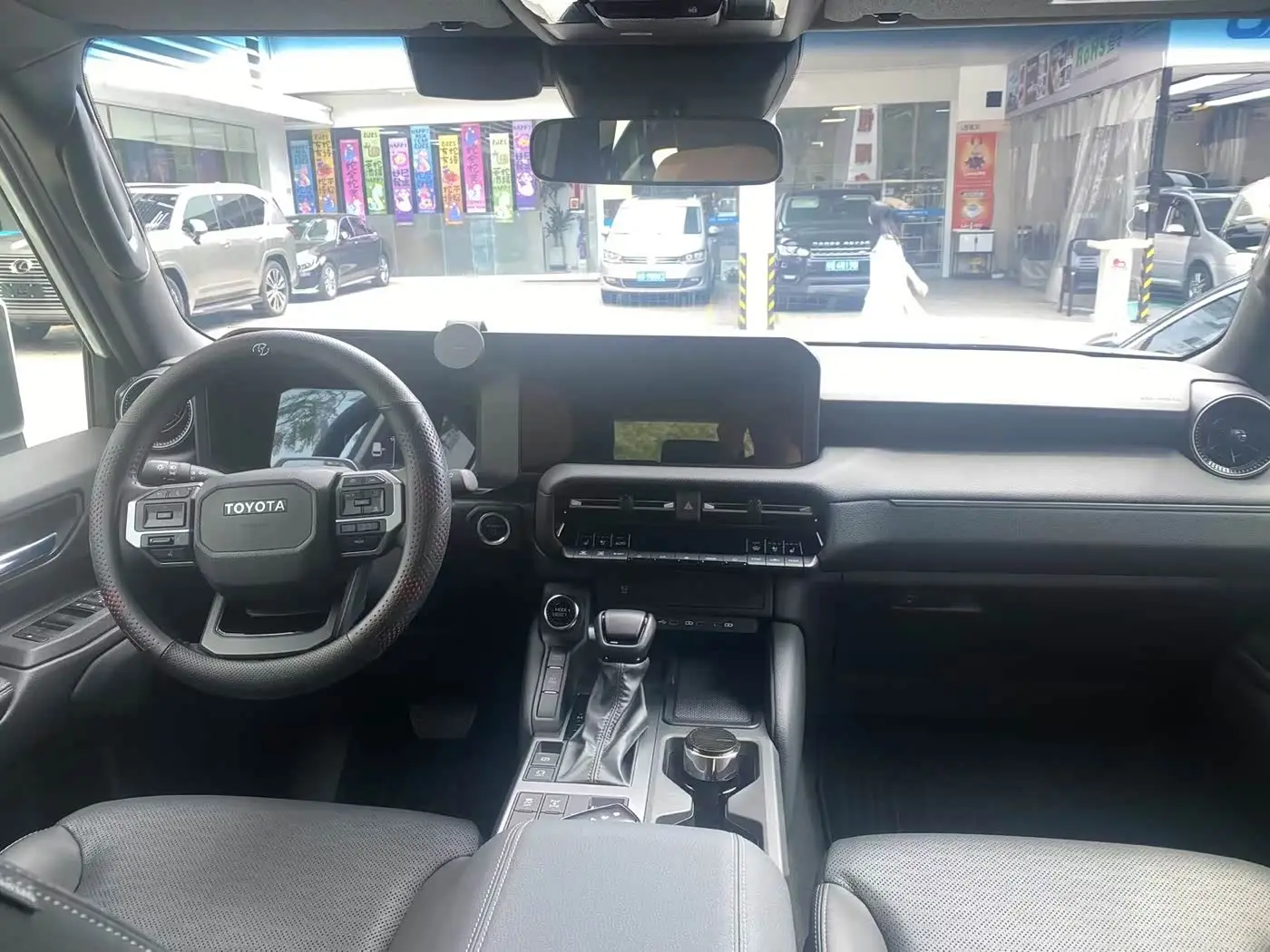 Toyota Prado 2025 — Photo 8/19