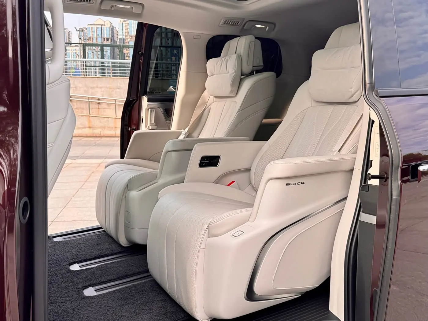Buick GL8 New Energy 2024 — Şəkil 8/17