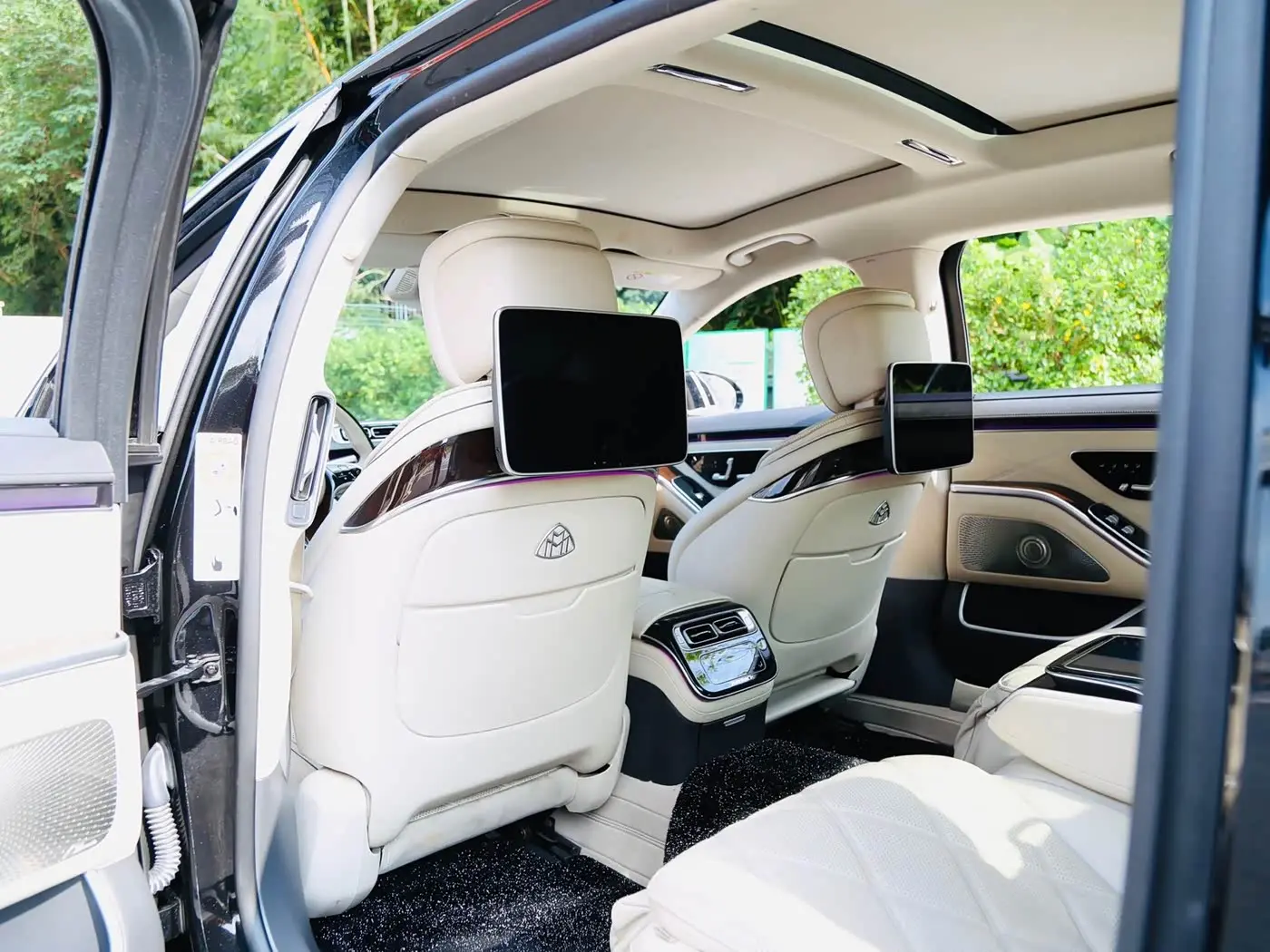 Mercedes-Benz Maybach S-Class 2021 — Фото 10/16