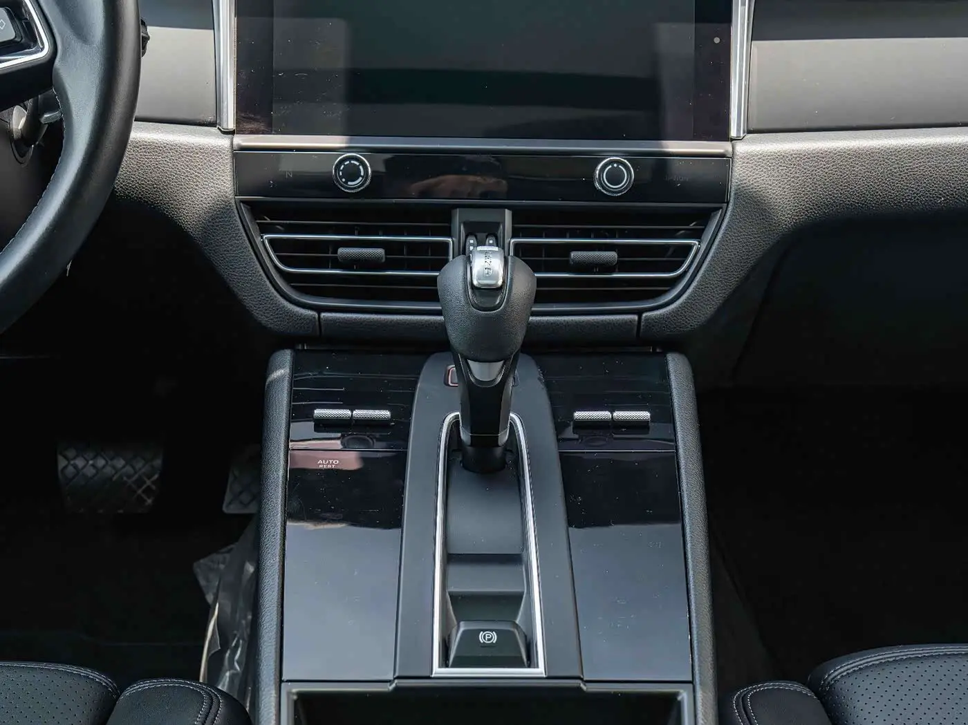 Porsche Macan 2023 — Şəkil 15/19