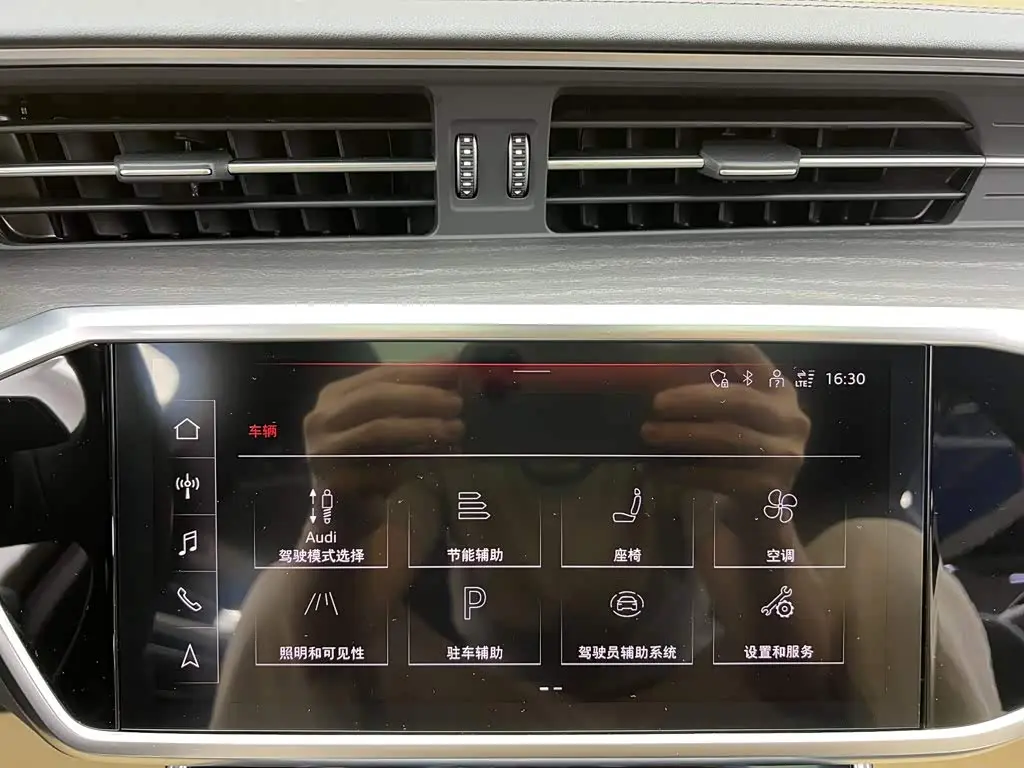 Audi A6L 2025 — Photo 12/20