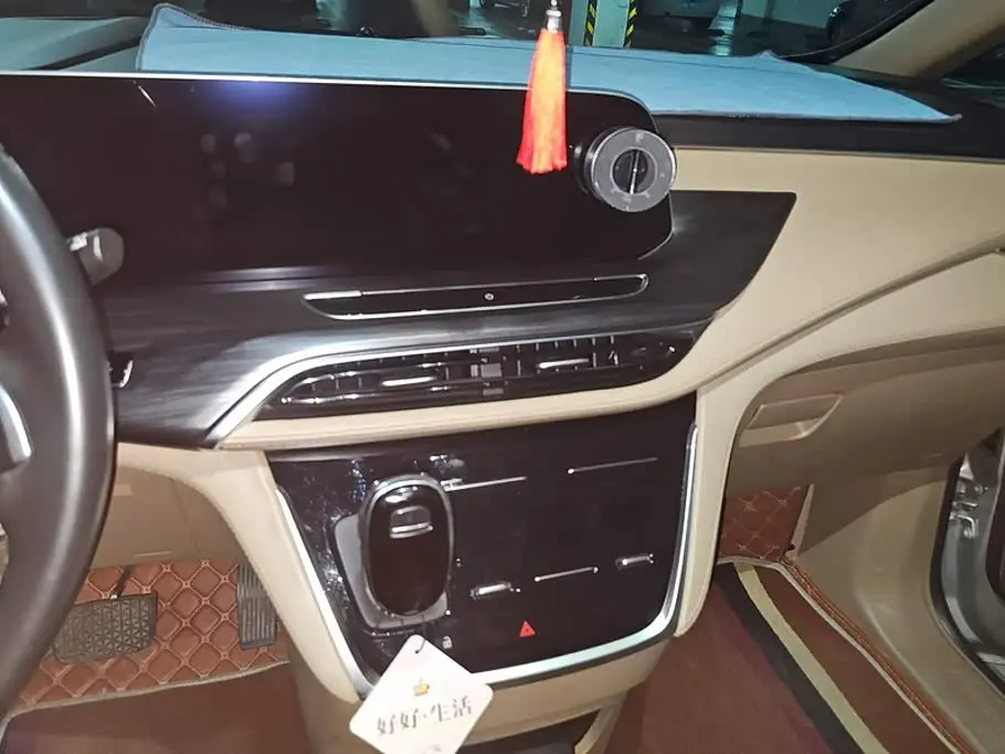 Buick GL8 2021 — Photo 13/16