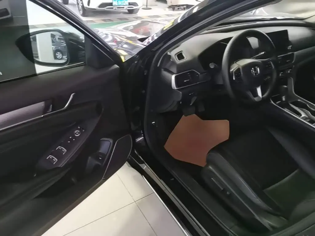Honda Accord 2019 — Photo 16/20